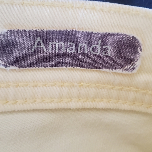 Gloria Vanderbilt Amanda Jeans - Picture 3 of 15